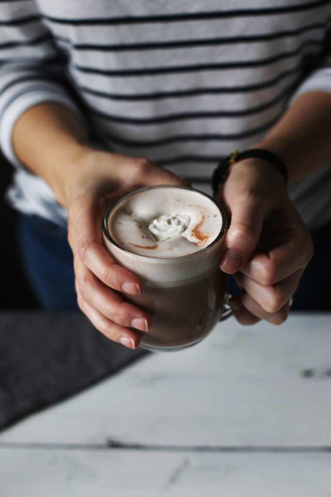 Cardamom and Honey Hot Chocolate, perfect for raining days and reading a book. Light herbal flavors and a fluffy honey whipped topping.