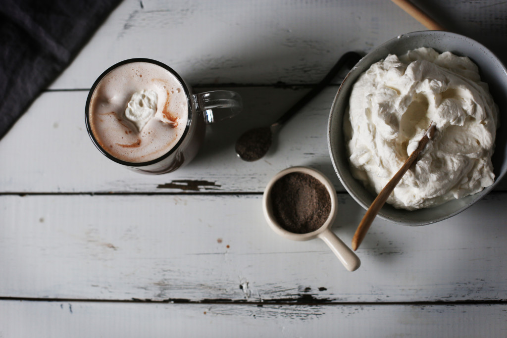 Cardamom and Honey Hot Chocolate, perfect for raining days and reading a book. Light herbal flavors and a fluffy honey whipped topping.