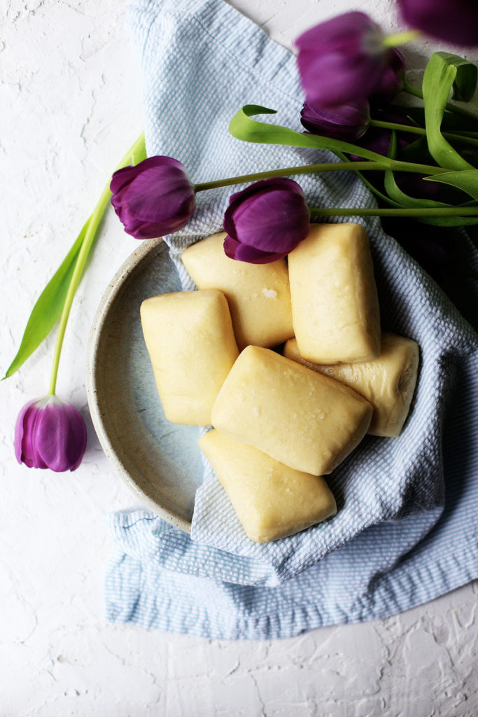 Fluffy Texas Roadhouse Rolls