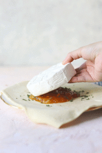How to wrap brie with pastry dough