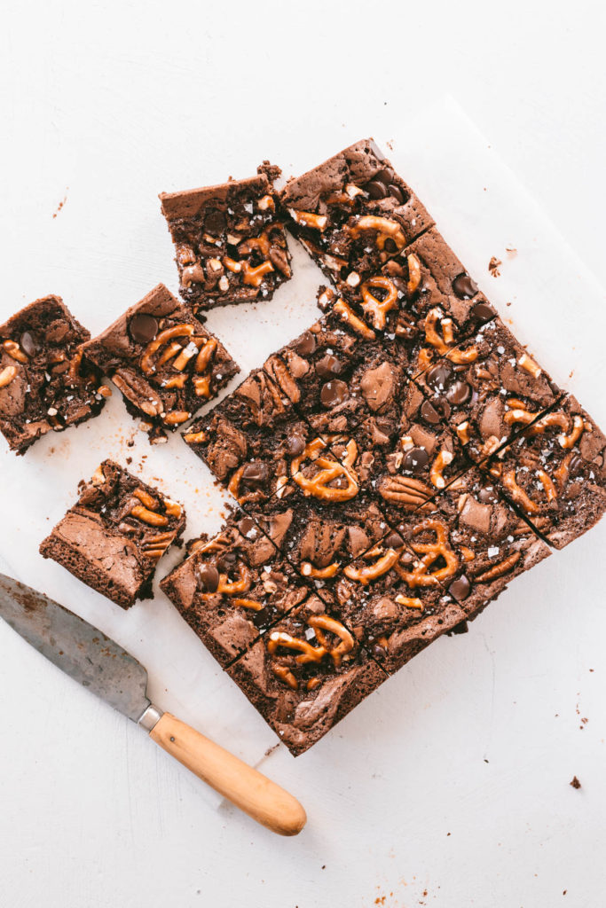 Pecan Pretzel Turtle Brownies