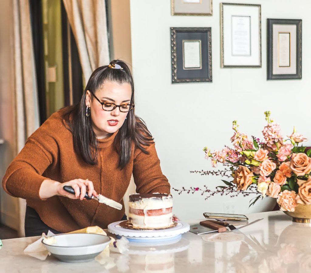 Karlee Demonstrating Cake decorating